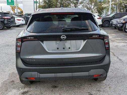 2025 Nissan Kicks SV