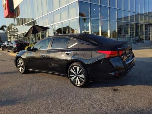 2021 Nissan Altima 2.5 SV