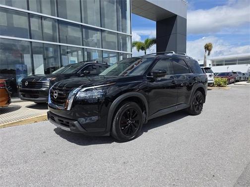 2024 Nissan Pathfinder SL