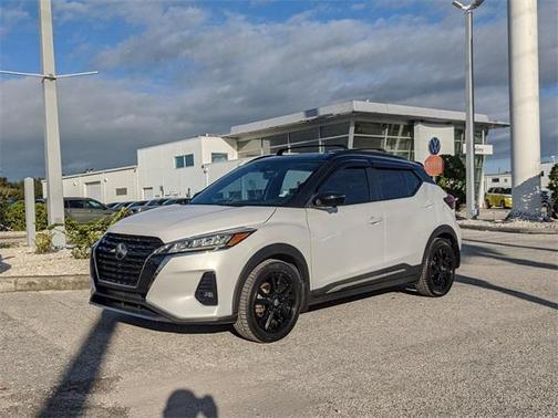 2021 Nissan Kicks SR