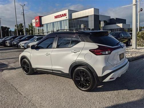 2021 Nissan Kicks SR
