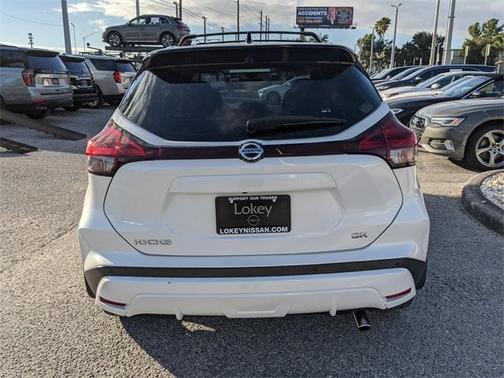 2021 Nissan Kicks SR