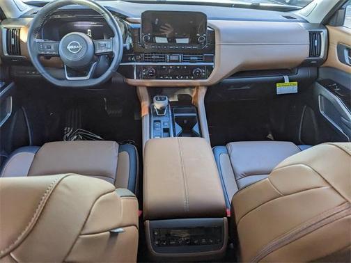 2025 Nissan Pathfinder Platinum