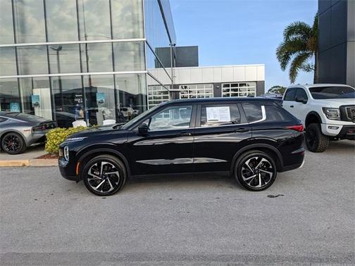 2024 Mitsubishi Outlander SE