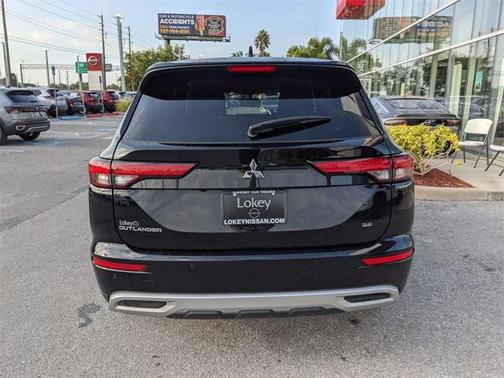 2024 Mitsubishi Outlander SE