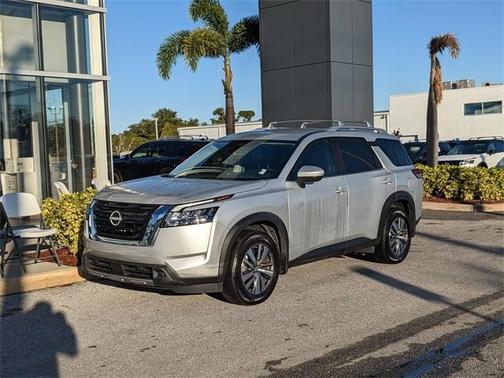 2023 Nissan Pathfinder SL