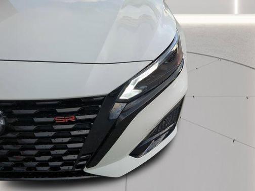Pearl White Tri-Coat 2026 Nissan Altima 2.5 SR