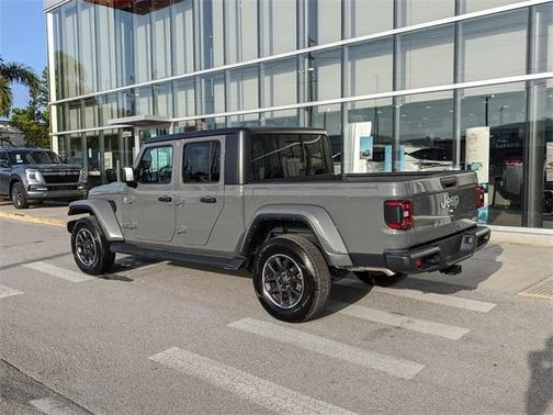 2023 Jeep Gladiator Overland