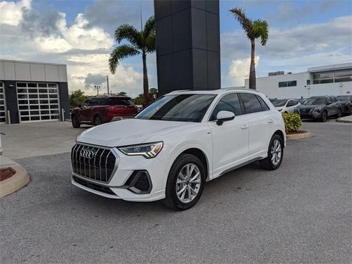 2023 Audi Q3 45 S line Premium