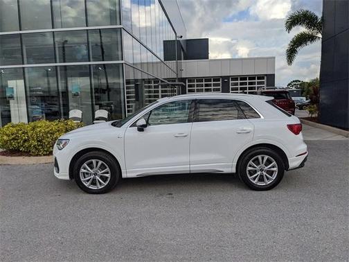 2023 Audi Q3 45 S line Premium