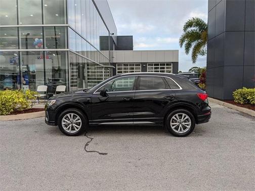2024 Audi Q3 45 S line Premium