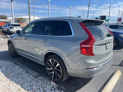 2024 Volvo XC90 B5 Plus Bright Theme