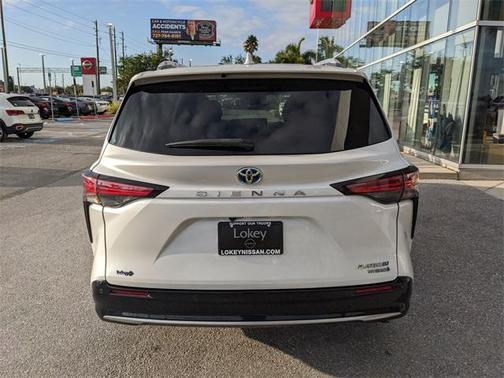 2023 Toyota Sienna Platinum 7 Passenger