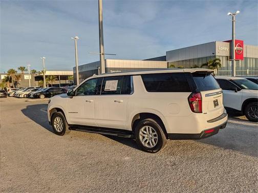 2023 Chevrolet Suburban LT