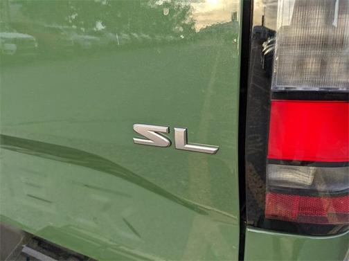 2025 Nissan Frontier SL