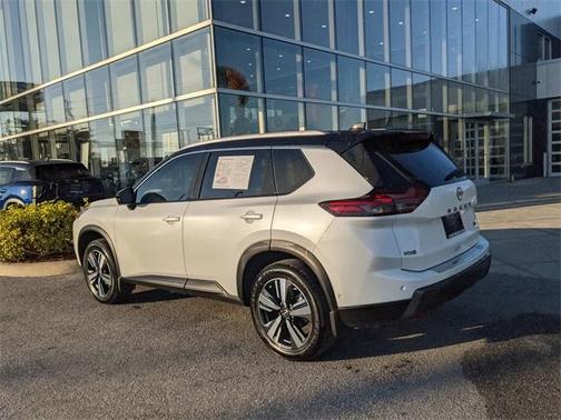 2025 Nissan Rogue SL