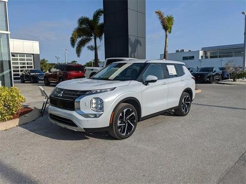 2024 Mitsubishi Outlander SE