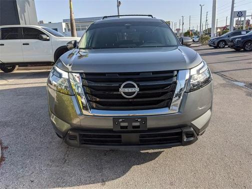 2023 Nissan Pathfinder SV