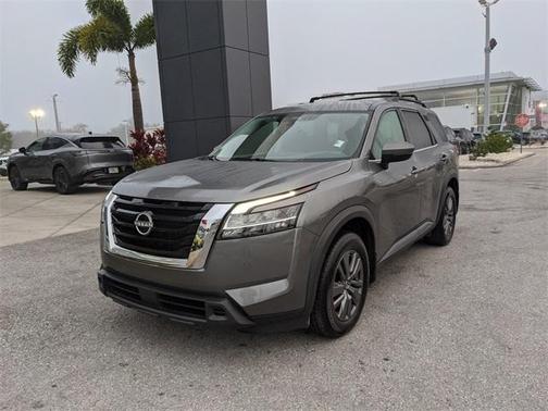 2022 Nissan Pathfinder SV