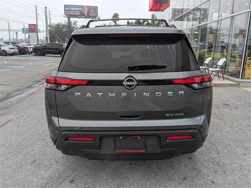 2022 Nissan Pathfinder SV