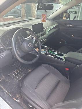White 2024 Nissan Altima 2.5 SV
