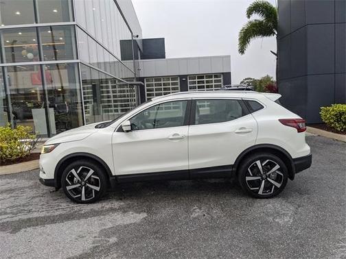 2022 Nissan Rogue Sport SL