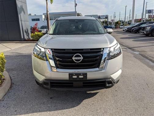2024 Nissan Pathfinder SV