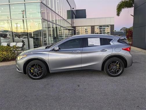 2018 INFINITI QX30 Premium