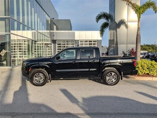 2025 Nissan Frontier SV