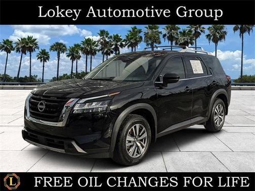2024 Nissan Pathfinder SL