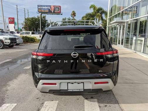 2024 Nissan Pathfinder SL