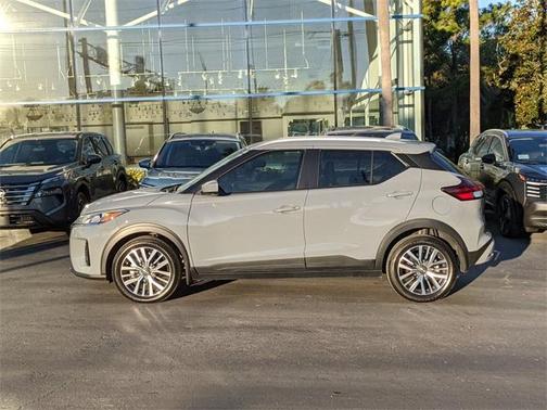 2023 Nissan Kicks SV