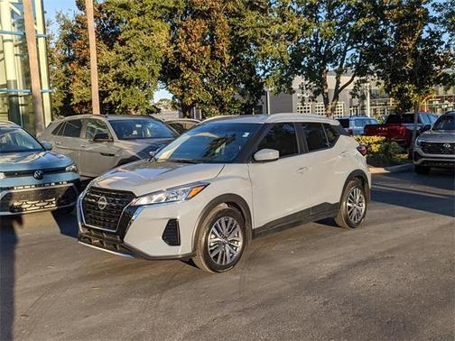 2023 Nissan Kicks SV