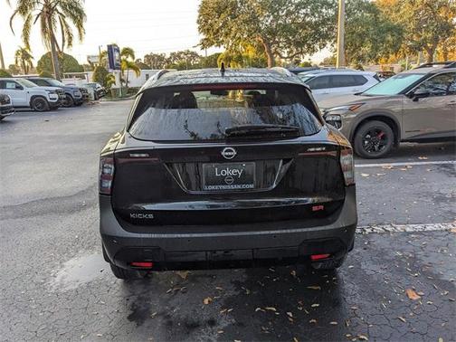 2025 Nissan Kicks SR