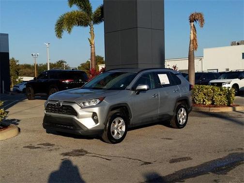2021 Toyota RAV4 XLE