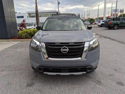 2025 Nissan Pathfinder Platinum