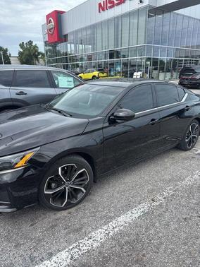 Black 2023 Nissan Altima 2.5 SR