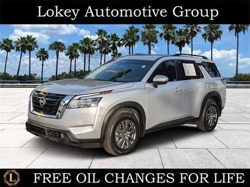 2022 Nissan Pathfinder SV