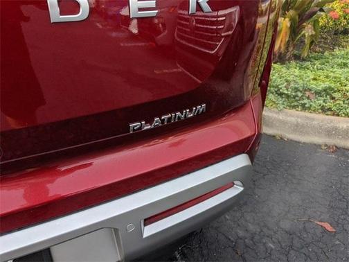 2025 Nissan Pathfinder Platinum