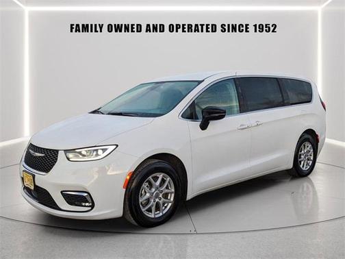 2024 Chrysler Pacifica Touring-L