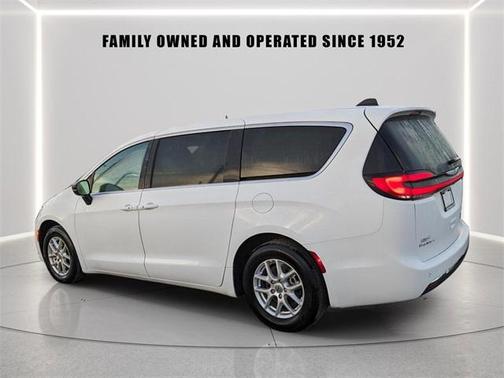 2024 Chrysler Pacifica Touring-L