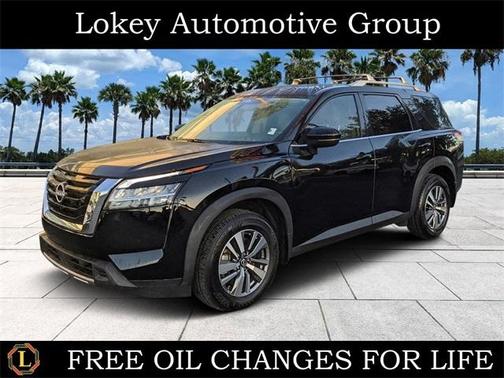 2023 Nissan Pathfinder SL