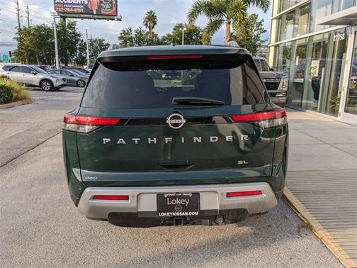 2023 Nissan Pathfinder SL