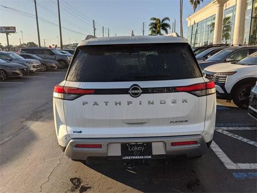 2025 Nissan Pathfinder Platinum