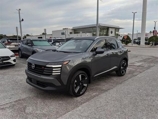 2025 Nissan Kicks SR