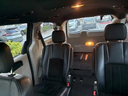 Granite Crystal Clearcoat Metallic 2017 Dodge Grand Caravan SXT