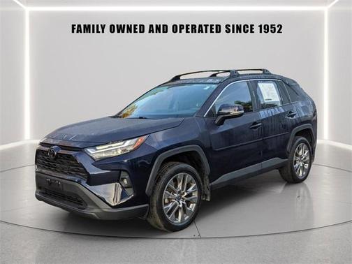 2022 Toyota RAV4 XLE Premium