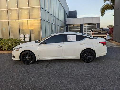 2022 Nissan Altima 2.5 SR