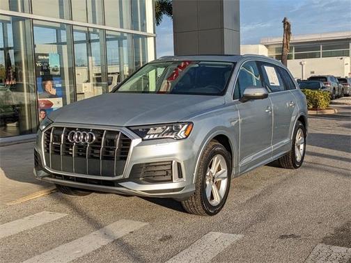 2024 Audi Q7 45 Premium Plus