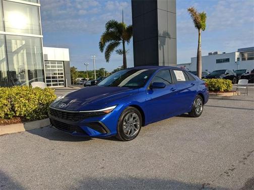 2024 Hyundai ELANTRA SEL